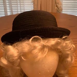 Liz Claiborne black winter hat. Vintage. Like new. Can be worn brim up or down.